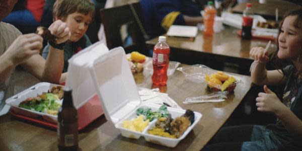 EE.UU: Continuarán las comidas gratis para estudiantes durante el verano