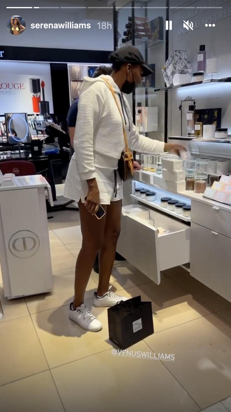 Venus and Serena Williams Go Shopping