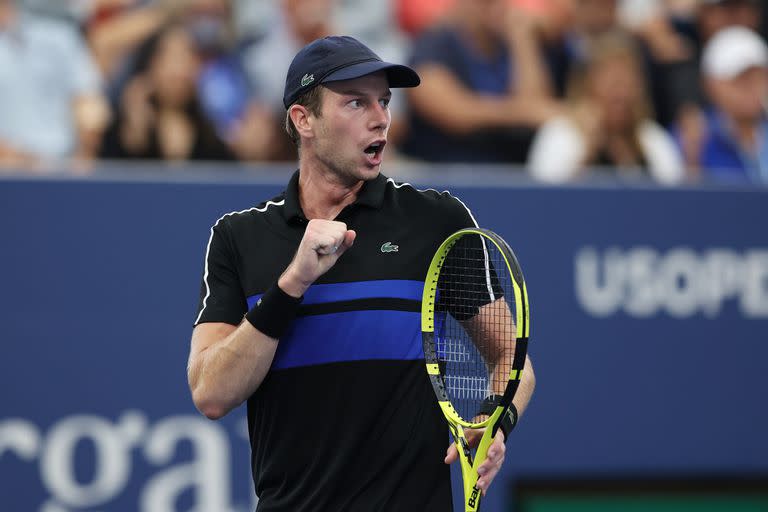 Botic van de Zandschulp, de Países Bajos, eliminó a Diego Schwartzman en los octavos de final del US Open.