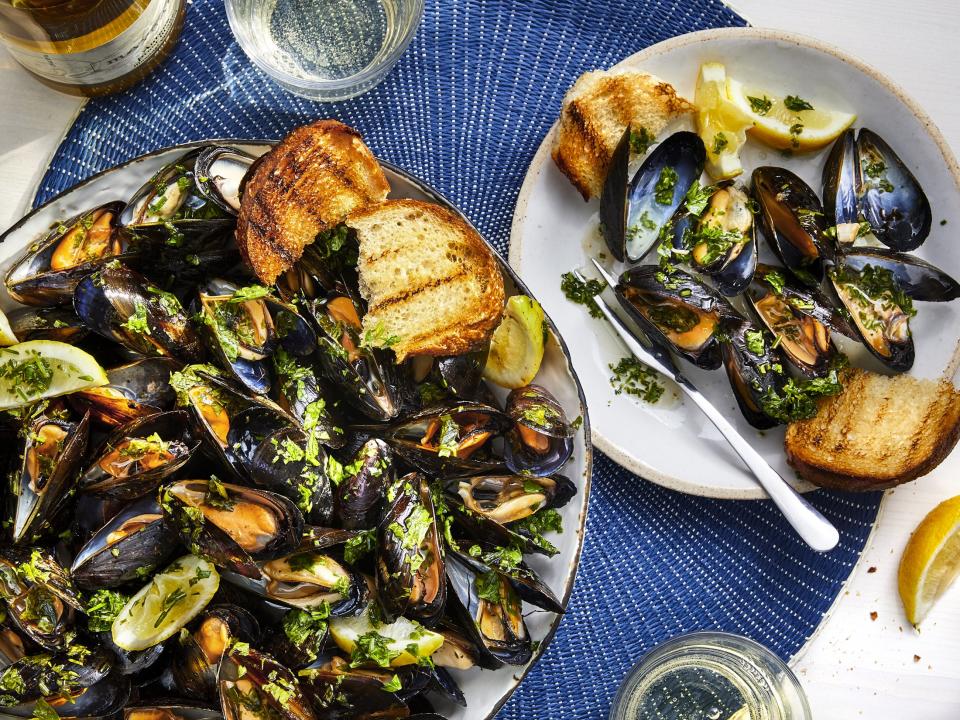 Easy Smoked Mussels with Garlic Butter