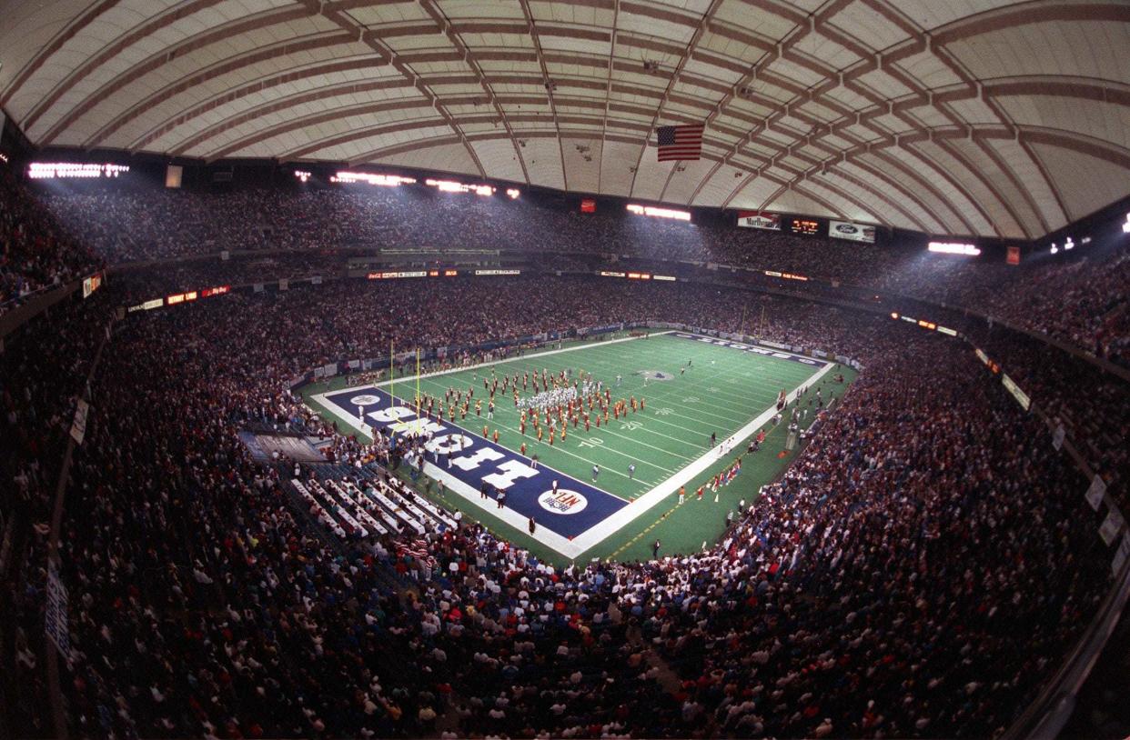 The Silverdome crowd minutes before the Detroit Lions' playoff game against the Dallas Cowboys in Pontiac on Jan. 5, 1992.