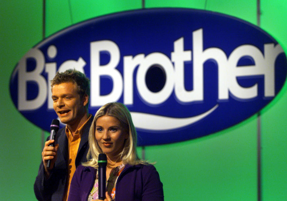 Auch Big Brother morderierte Oliver Geissen bereits, hier 2000 mit Aleksandra Bechtel (Bild: Reuters)