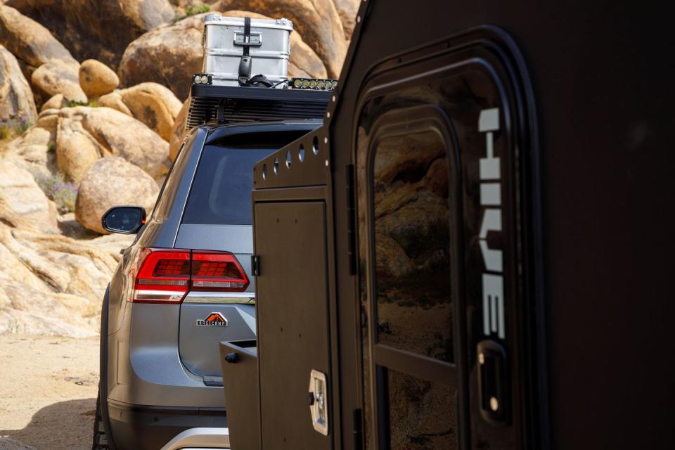 <p>Hooked up to the Atlas Basecamp's tow hitch is the equally off-road capable Hive EX camper trailer wearing the same wheels and tires as the concept.</p>