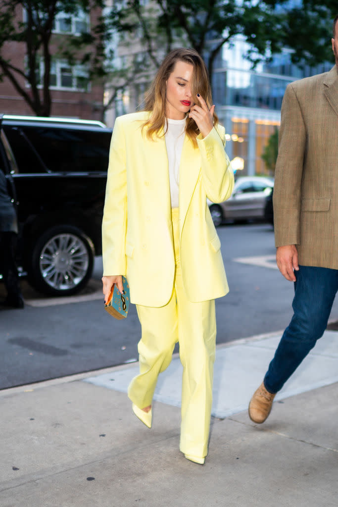 NEW YORK, NEW YORK - OCTOBER 06: Margot Robbie is seen in Tribeca on October 06, 2019 in New York City. (Photo by Gotham/GC Images)