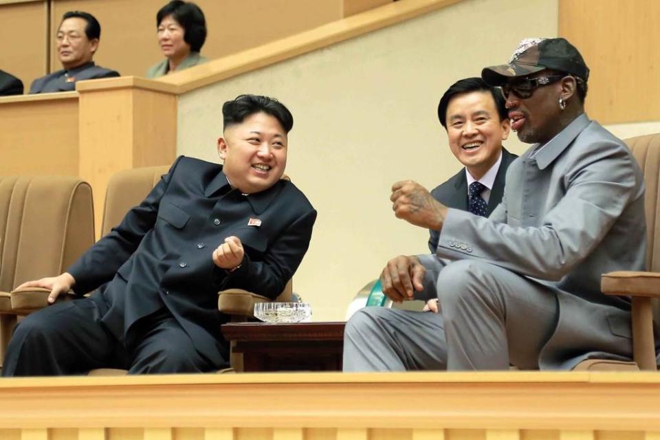 北韓領導人金正恩與羅德曼在2014年1月見面。（美聯社資料照）