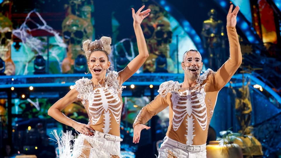 Zara McDermott and Graziano Di Prima dancing the Charleston to 'Jeepers Creepers'