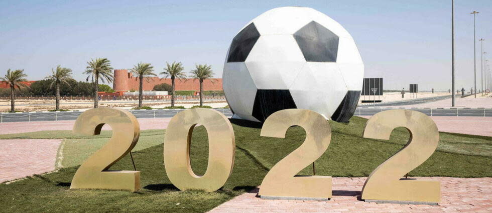 La Coupe du monde de football doit se passer au Qatar du 21 novembre au 18 décembre 2022 (Photo d'illustration).  - Credit:CHRISTIAN CHARISIUS / DPA / dpa Picture-Alliance via AFP