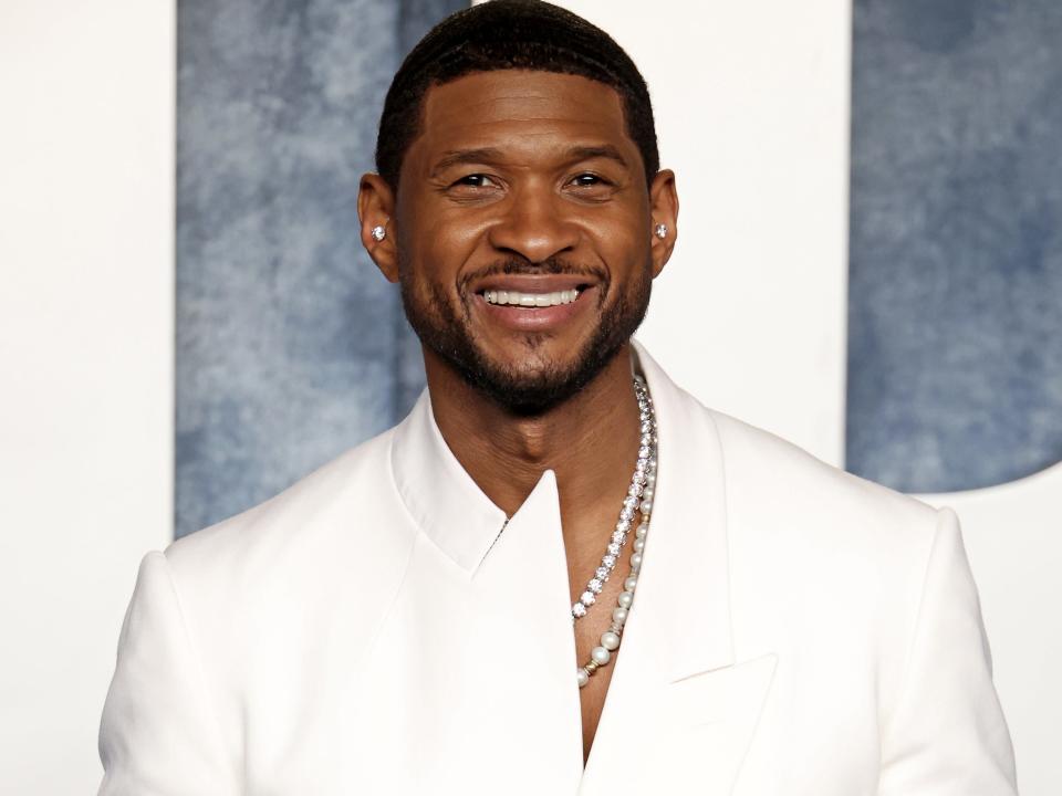 Usher attends the 2023 Vanity Fair Oscar Party hosted by Radhika Jones at Wallis Annenberg Center for the Performing Arts on March 12, 2023