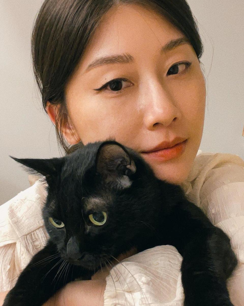 朱芷瑩的黑貓米米走失9天今天自己返家。（翻攝臉書）