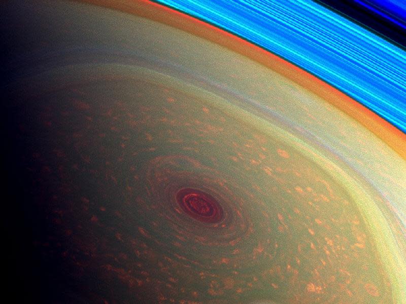 Monster hurricane on Saturn