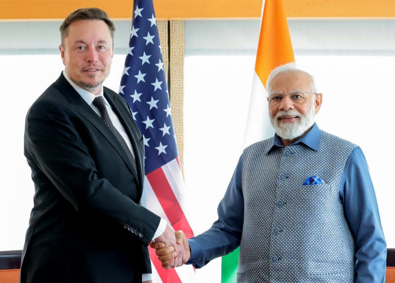 Indian Prime Minister Narendra Modi (R) meets with Elon Musk (L) in New York, United States on June 20, 2023. - Photo: Indian Press Information Bureau (PIB) / Handout/Anadolu Agency (Getty Images)