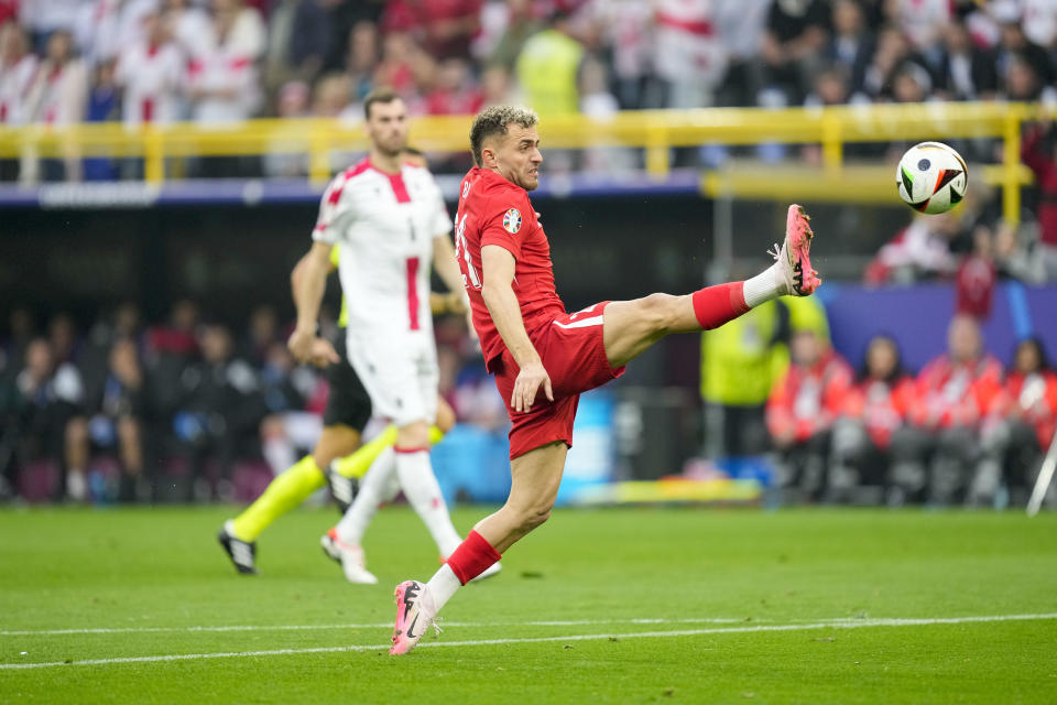 土耳其Burak Yilmaz。(Photo by Alex Gottschalk/DeFodi Images via Getty Images)