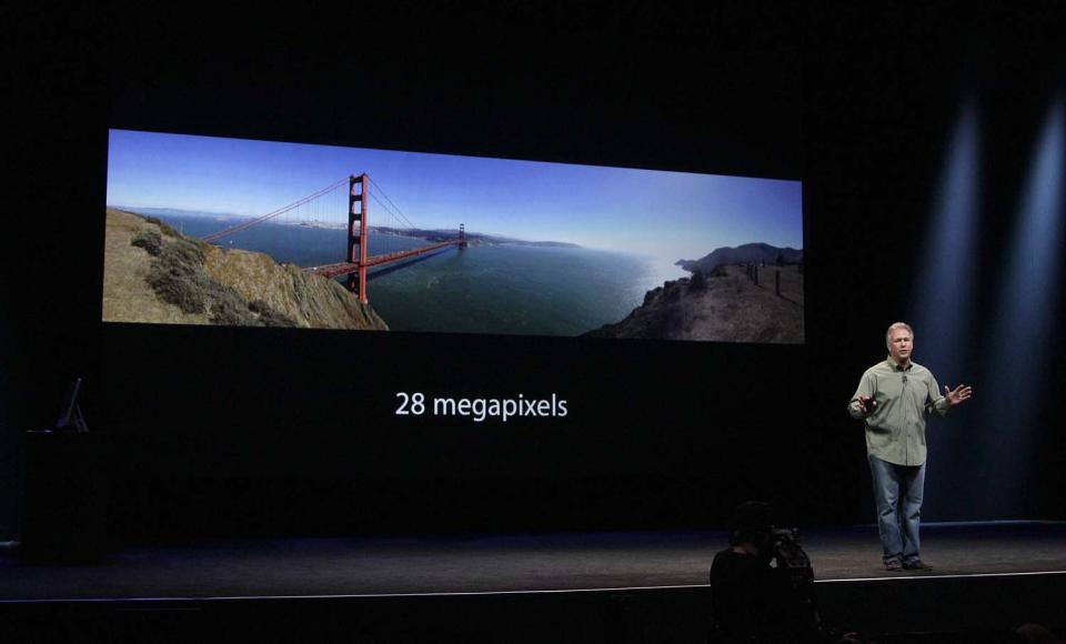 Schiller presenta la característica de foto panorámica incluida en el iPhone 5.