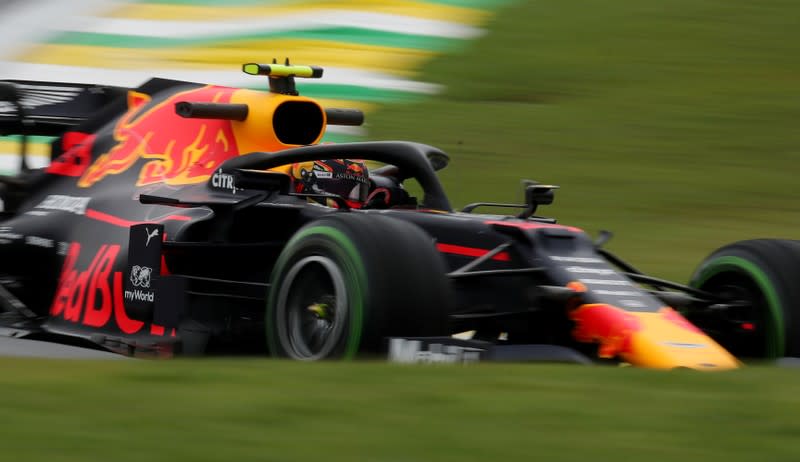 Foto del viernes del piloto de Red Bull Alexander Albon durante la primera práctica libre para el Gran Premio de Brasil