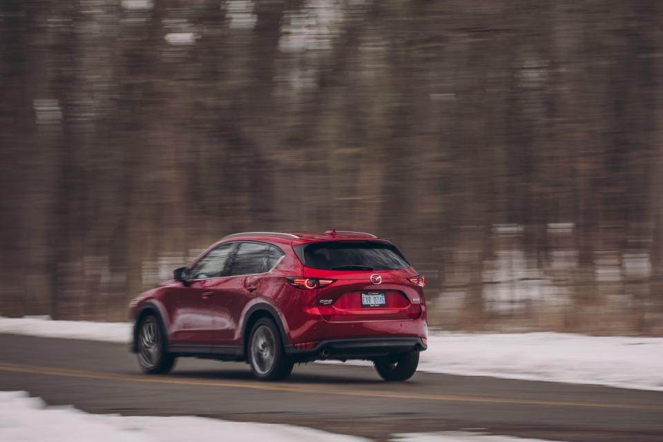 <p>2019 Mazda CX-5 Signature</p>