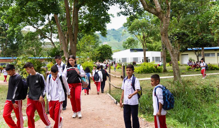La Institución Educativa Municipal Montessori sede San Francisco de Colombia es una de las tres finalistas en el World’s Best School Prize