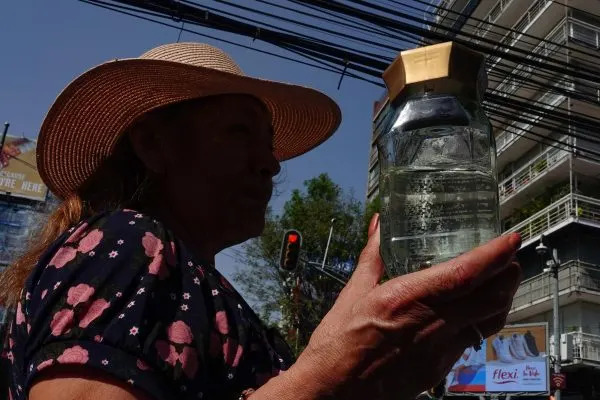 Las autoridades negaron que el agua contenga combustible Foto: Cuartoscuro