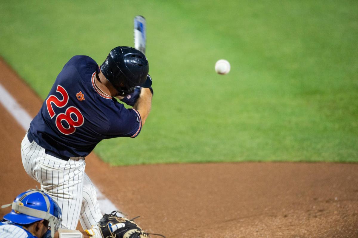 Auburn Regional resumes, Tigers advance to super regionals