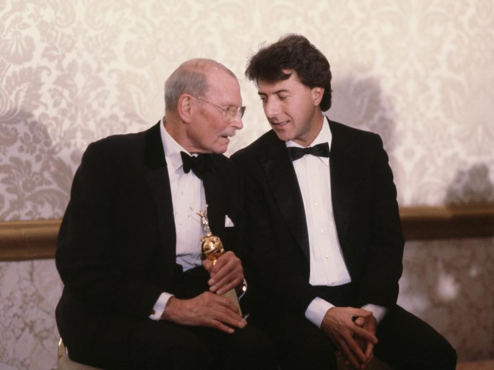 Laurence Olivier (left) and Dustin Hoffman at the 1983 Golden Globes.