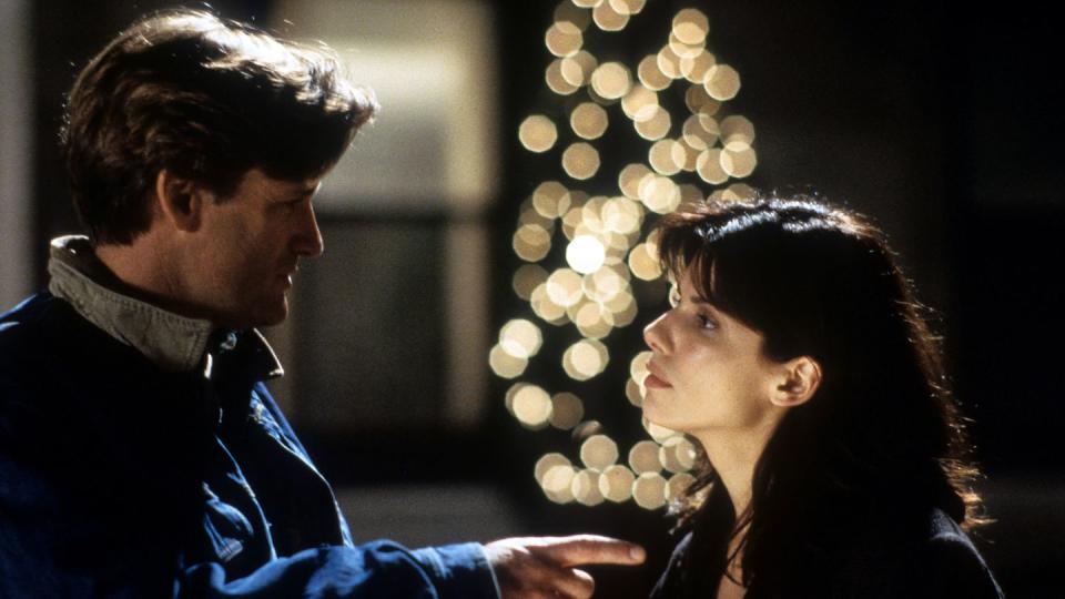 bill pullman and sandra bullock in 'while you were sleeping'