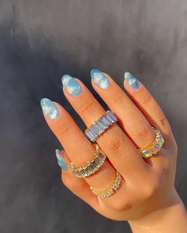 5) This Cloud-Inspired Design for Pisces Nails