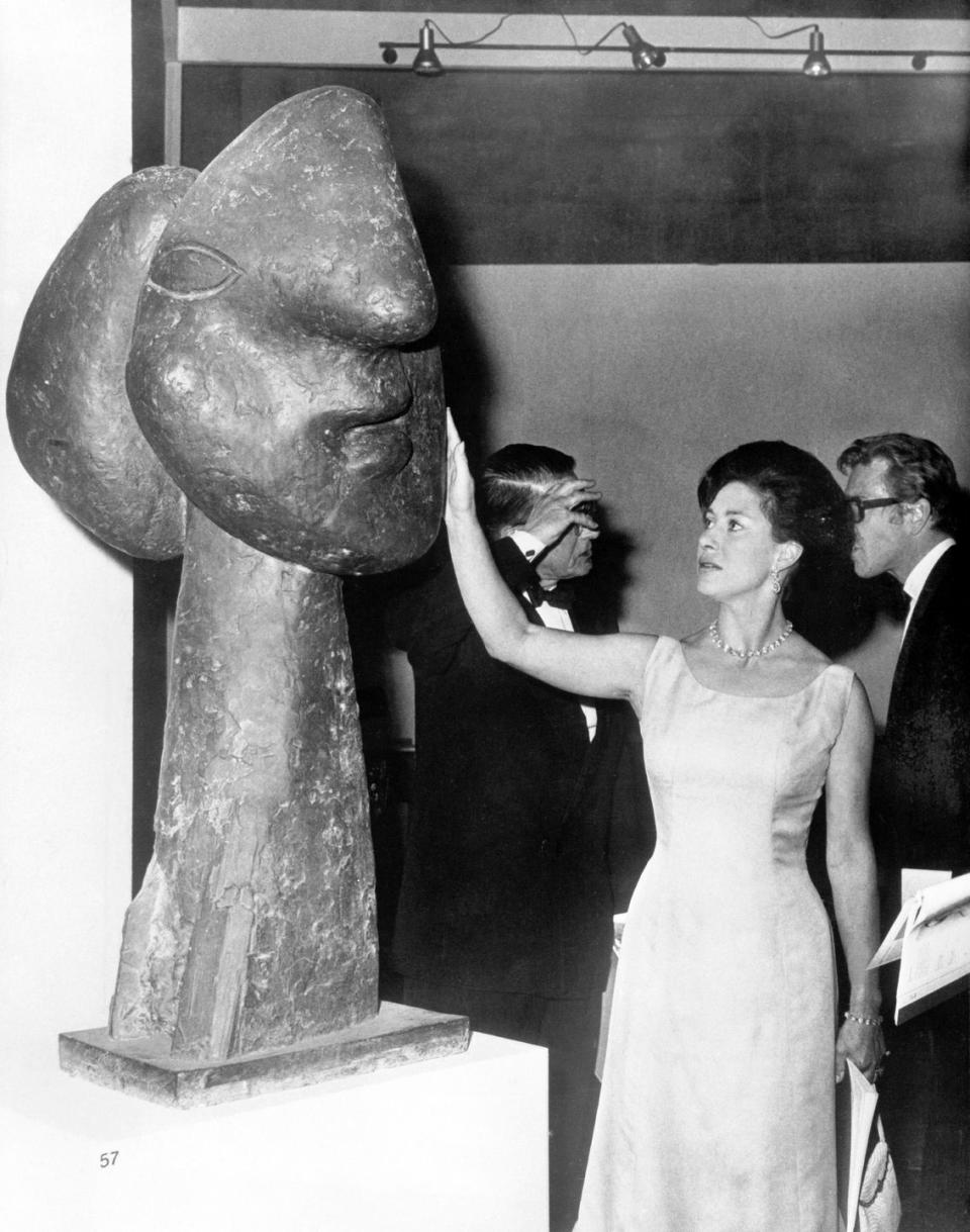 <p>The Princess admires a sculpture in the Picasso exhibition at the Tate Gallery, London on June 10, 1967. </p>