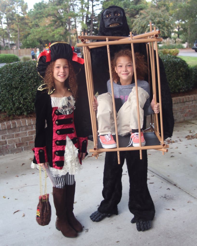 Those Strahan girls are so clever! We’d be floored if Michael’s daughters, 11-year-old Sophia and Isabella, didn’t win their school costume contests. (Twitter)