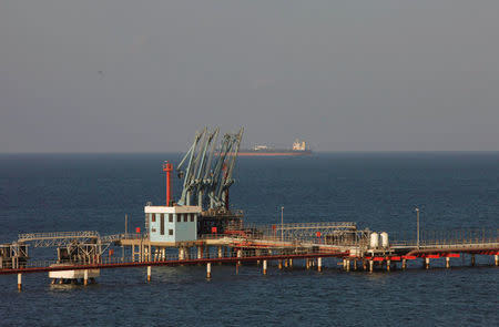 A view of pipelines and a loading berth of the Marsa al Hariga oil port in the city of Tobruk, east of Tripoli, Libya, August 20, 2013. REUTERS/Ismail Zitouny/File Photo