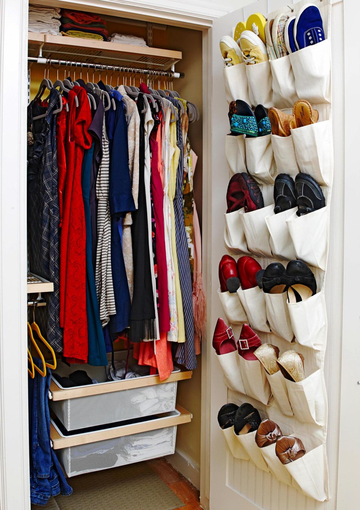 10 Smart Strategies for Organizing Clothes in the Space You Have