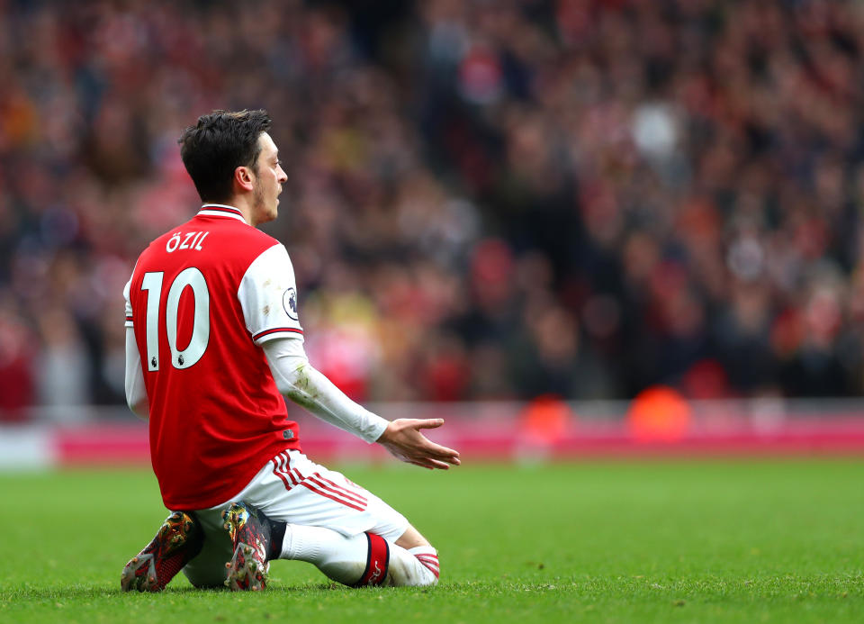 Wird seinen Vertrag beim FC Arsenal aussitzen: Mesut Özil. (Bild: Getty Images)