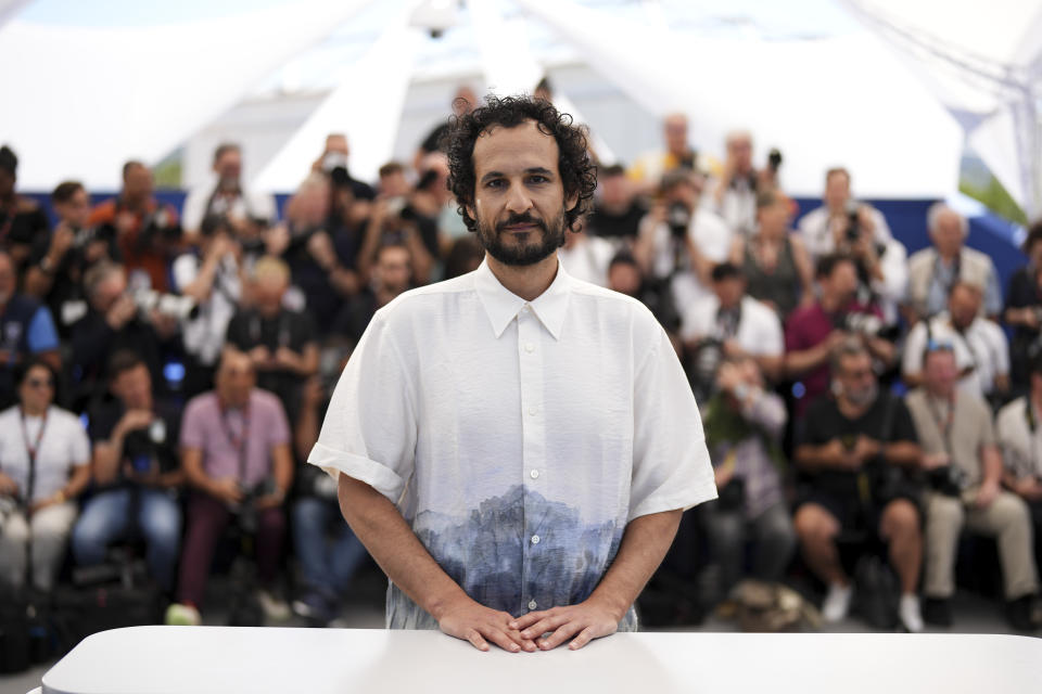 El director Ali Abbasi posa en la sesión de la película 'The Apprentice' en la 77a edición del Festival de Cine de Cannes en Francia el martes 21 de mayo de 2024. (Foto Scott A Garfitt/Invision/AP)