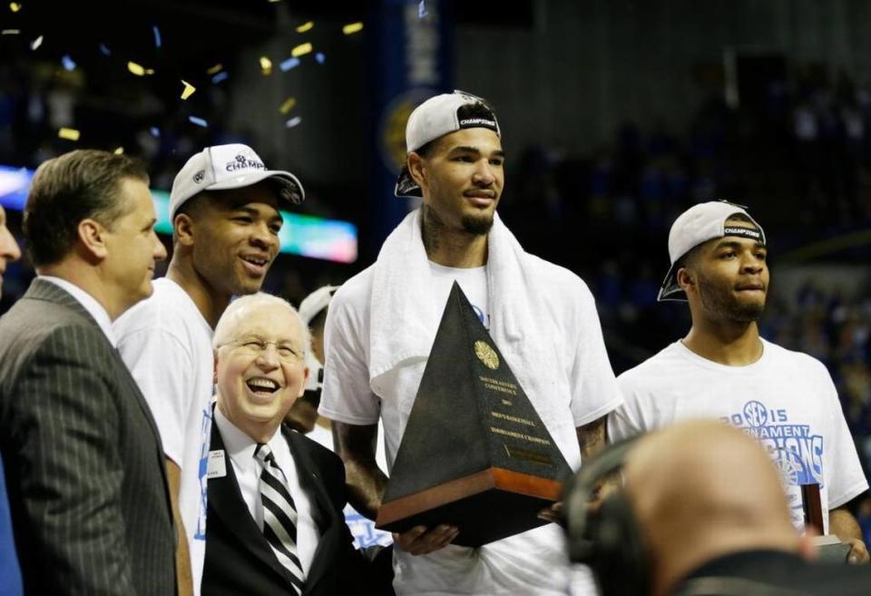 SEC Tournament MVP Willie Cauley-Stein held the trophy after leading then-undefeated Kentucky to the 2015 SEC tourney title.