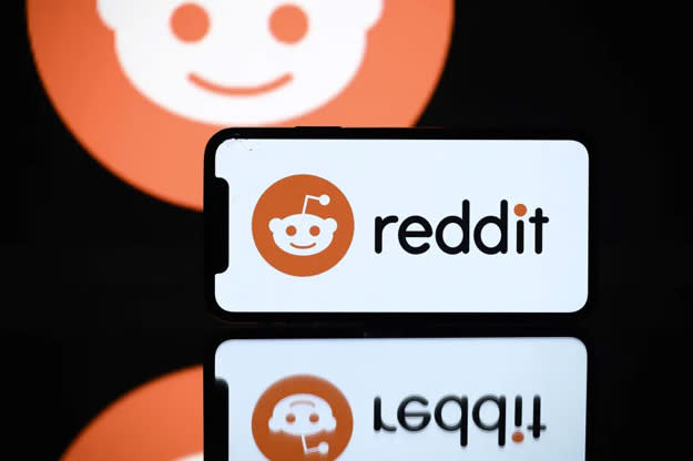 Reddit logo on an iPhone