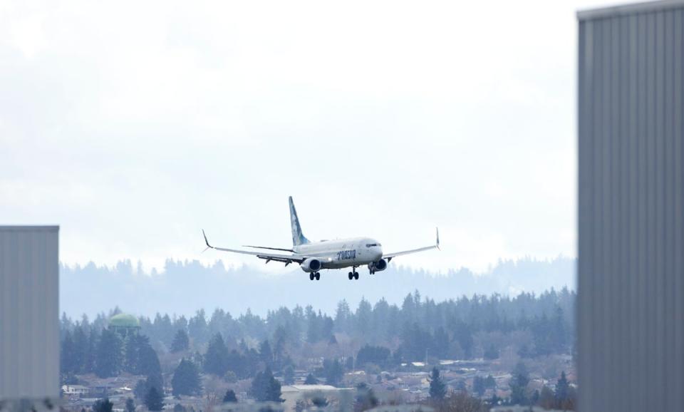 An Alaska Airlines Boeing 737-990ER flight 337 from Fort Lauderdale, Florida lands at Portland International Airport in Portland on 6 January (Copyright 2024 The Associated Press. All rights reserved.)