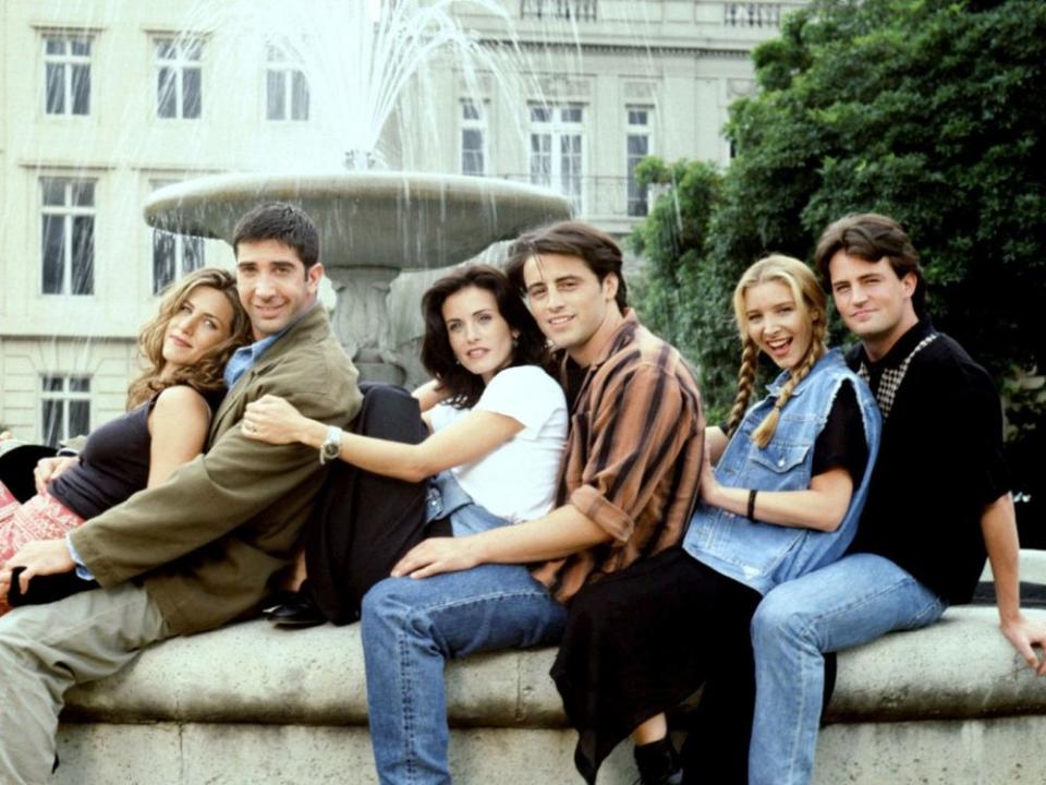 Jennifer Aniston, David Schwimmer, Courteney Cox, Matt Le Blanc, Lisa Kudrow, Matthew Perry | Courtesy Everett Collection