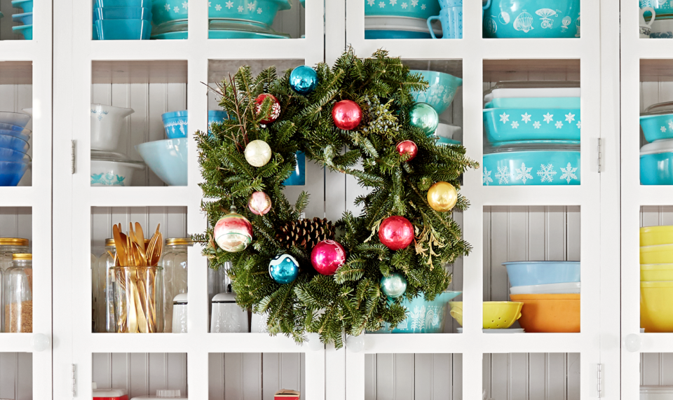 Create the Most Festive Front Door with a DIY Christmas Wreath