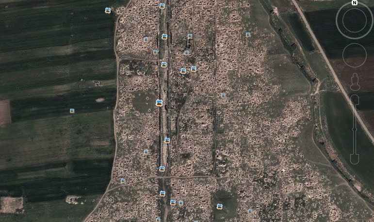 Apamea looted in satellite imagery