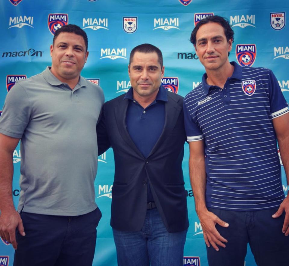 Silva with soccer legend Ronaldo Luís Nazário de Lima and Miami FC manager Alessandro Nesta.