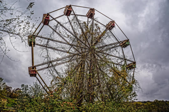 The solitary ferris wheel at Lake Shawnee 