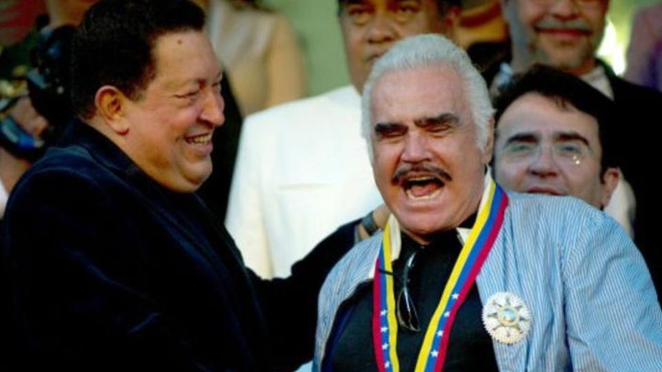 Hugo Chávez con Vicente Fernández