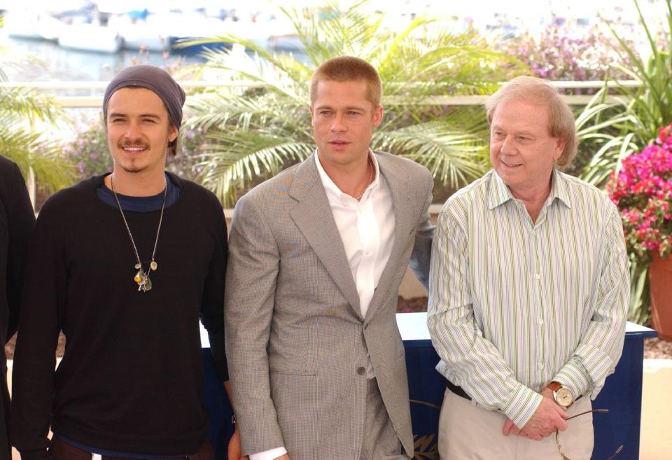 In Cannes zeigte sich Wolfgang Petersen (rechts) 2004 zusammen mit seinen "Troja"-Hauptdarstellern Orlando Bloom (links) und Brad Pitt den Fotografen. (Bild: George Pimentel/WireImage/Getty Images)
