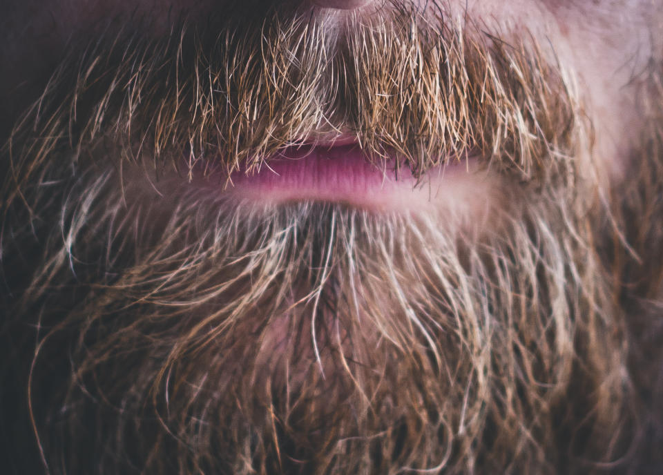 Una foto de una mujer con barba publicada por Vogue despertó polémica en Instagram. Foto: Vince Wagner – EyeEm/Getty Images