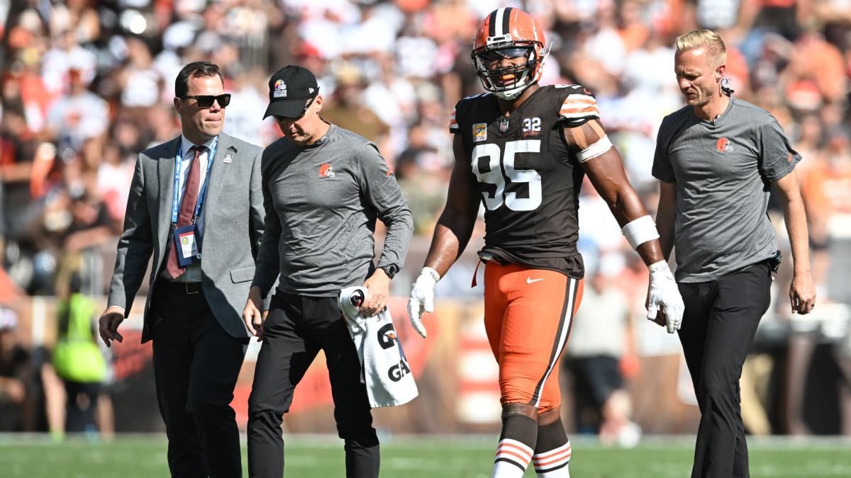 Browns' Myles Garrett in a walking boot following loss to Ravens, gives  positive update - A to Z Sports