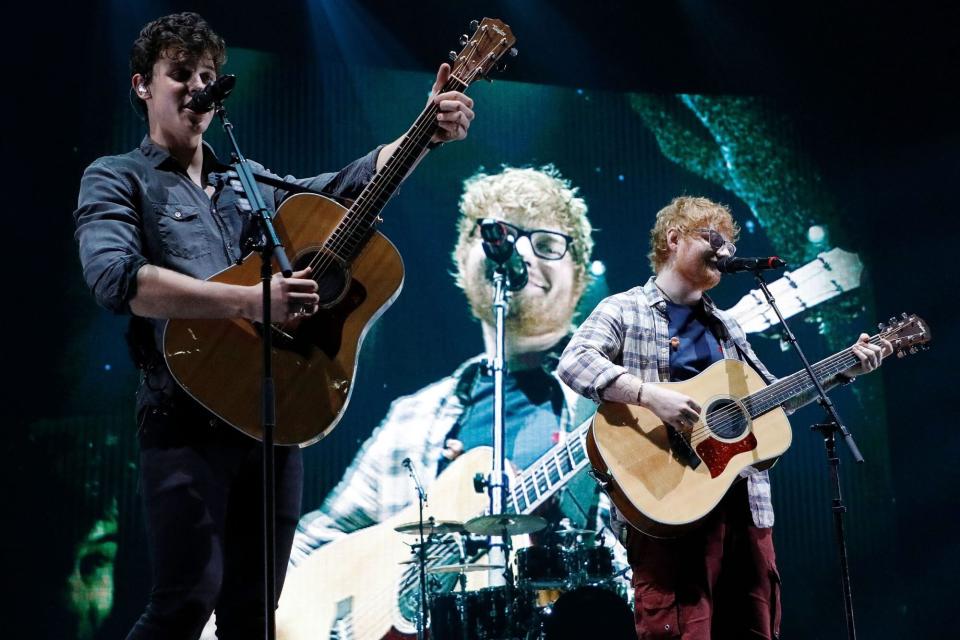 NEW YORK, NY - AUGUST 16: Shawn Mendes and Ed Sheeran perform "Mercy" during the Illuminate tour at Barclays Center on August 16, 2017 in the Brooklyn borough of New York City. (Photo by Taylor Hill/WireImage)