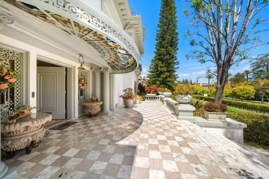 A Los Angeles mansion once owned by Muhammad Ali is up for auction. (Concierge Auctions)