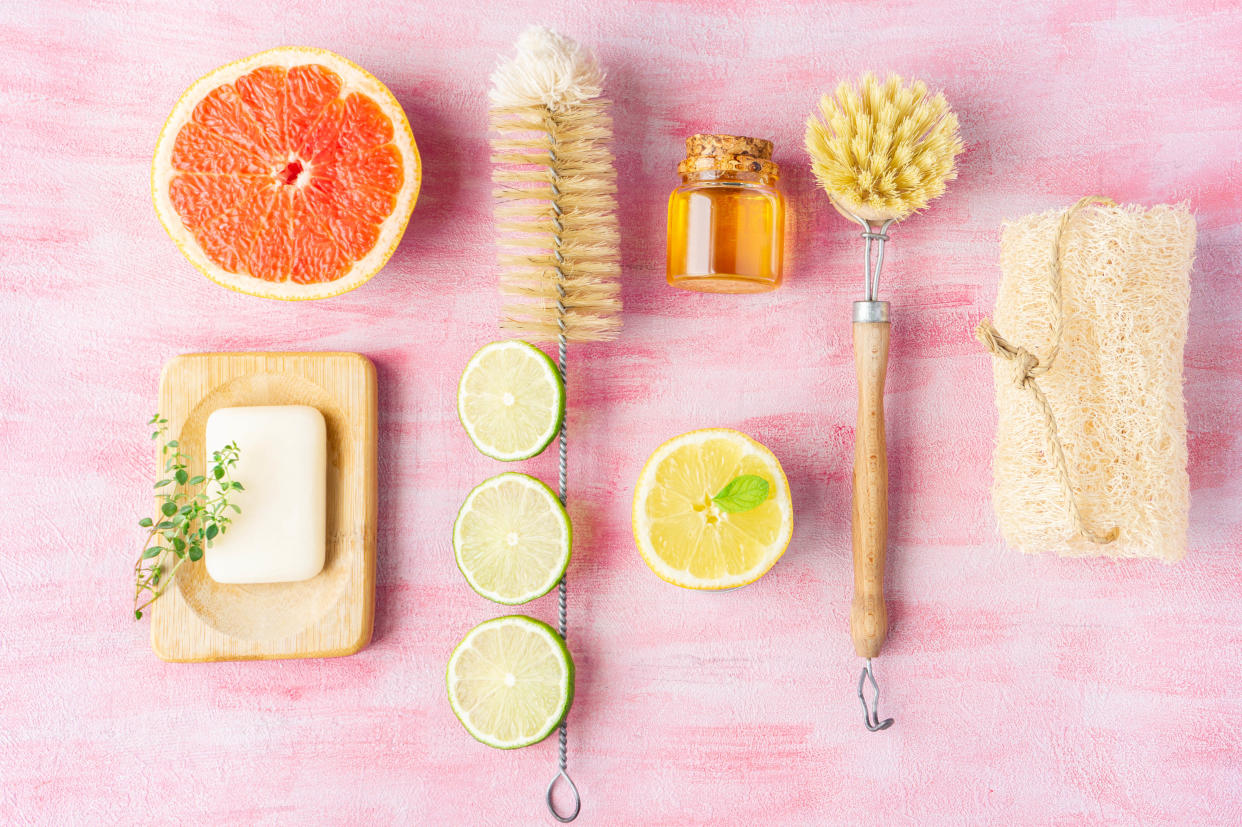  Citrus fruits and cleaning tools. 