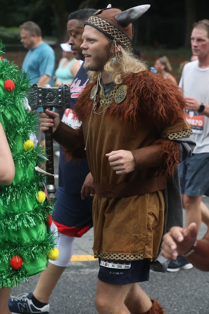 Here are some more photos from the 2023 Peachtree Road Race.