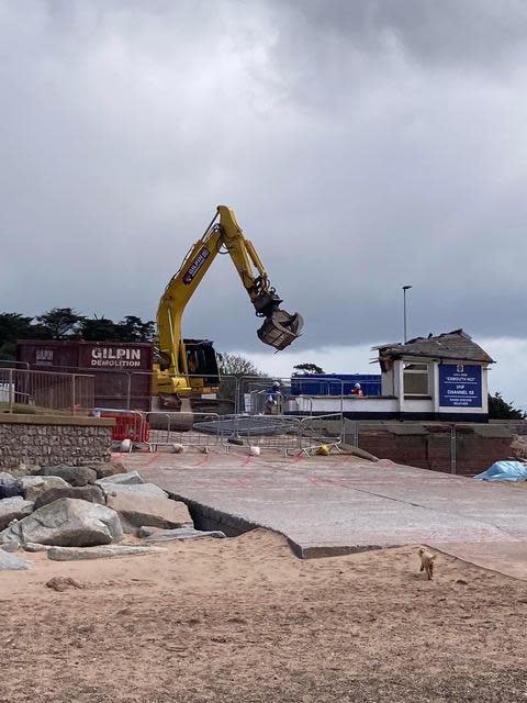 Exmouth Journal: The NCI Coastwatch House being demolished on Tuesday