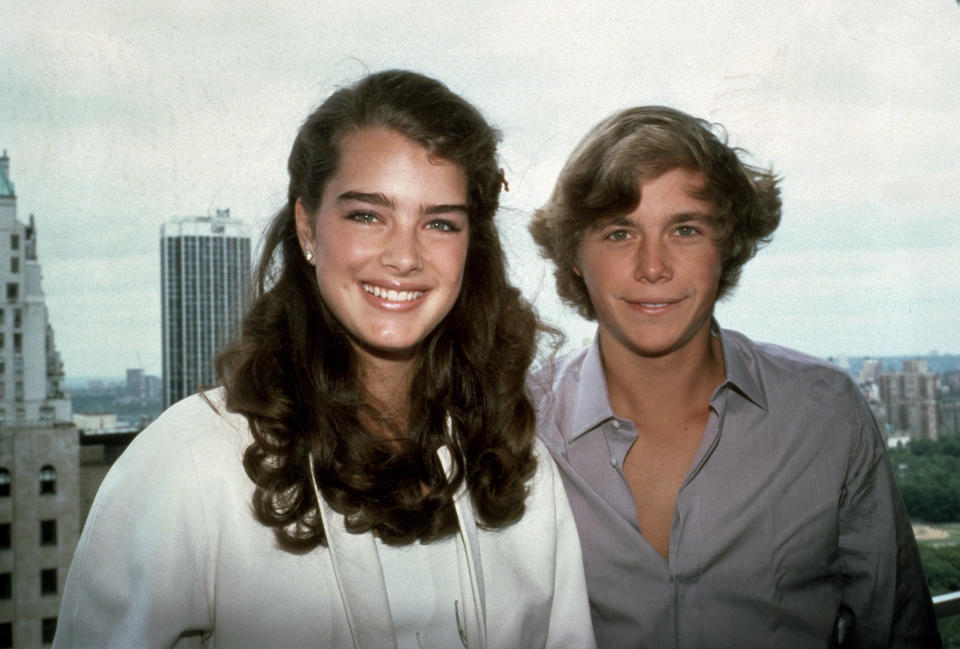 Brooke Shields y Christopher Atkins promocionando 'La laguna azul' en Nueva York en 1980. (Foto de Sonia Moskowitz/IMAGES/Getty Images)