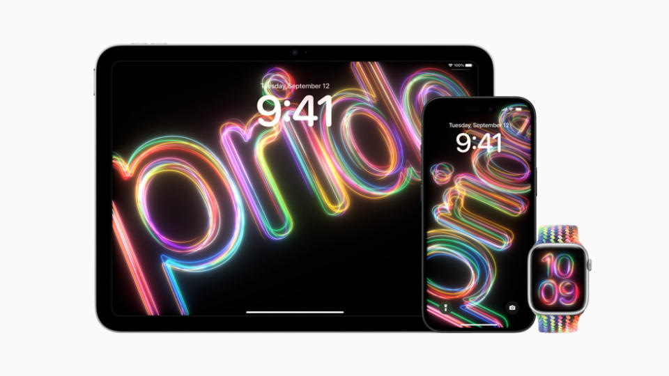 Colección Apple Pride 2024 con fondos para iPad y iPhone y una carátula para Apple Watch.